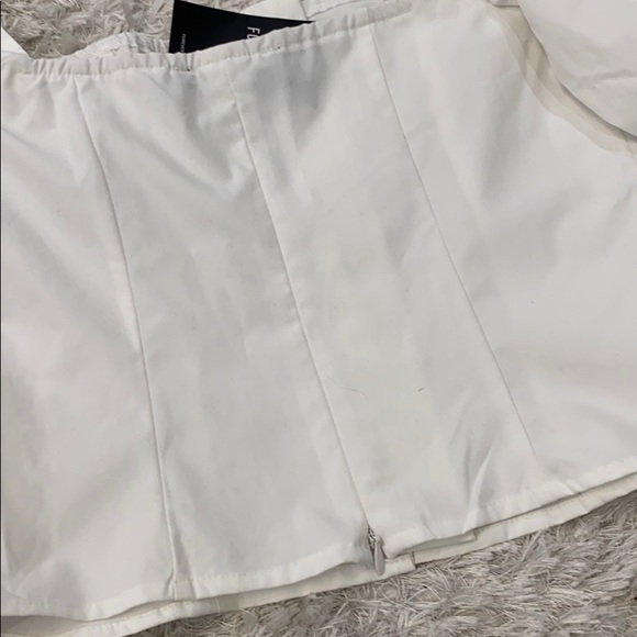 White Ruffle sleeve top - Picture 5 of 5